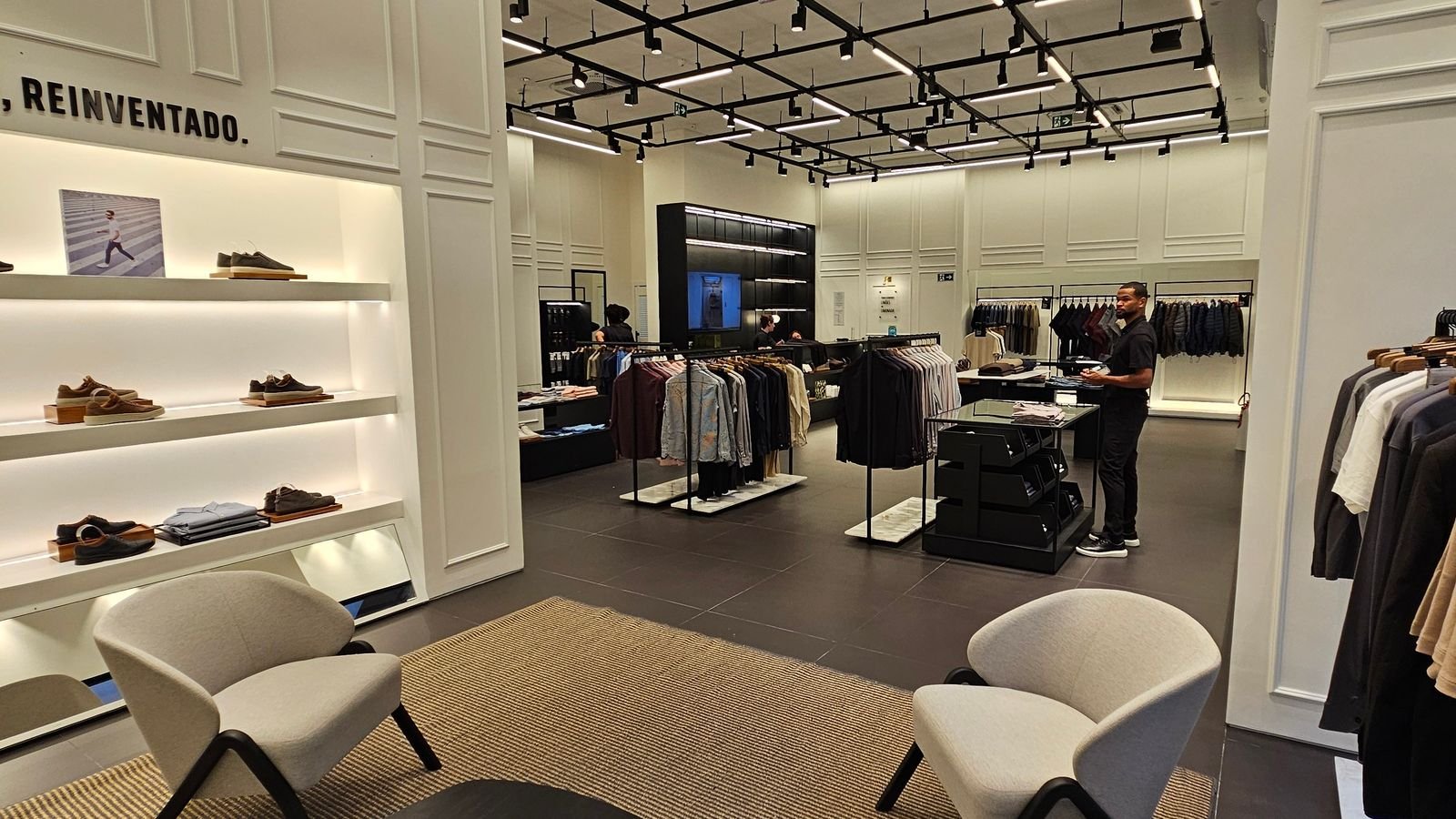 Should Premium Brands Sell on Amazon? The Price of Giving Up Control